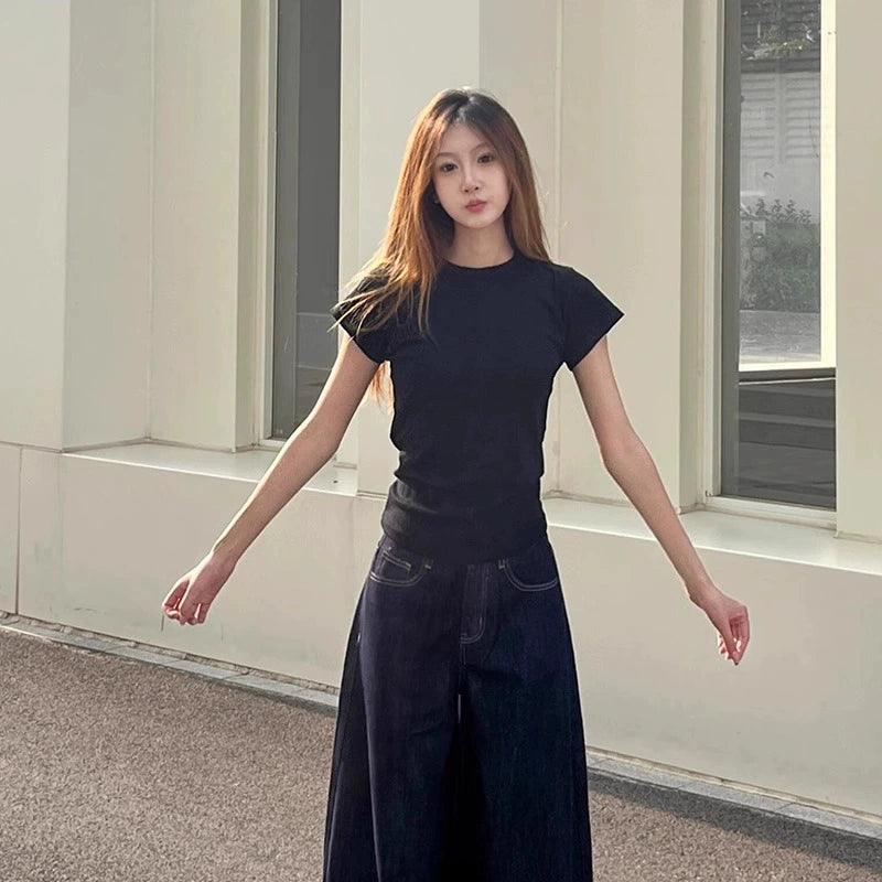 Pinch-Waist Straight Shoulder T-Shirt