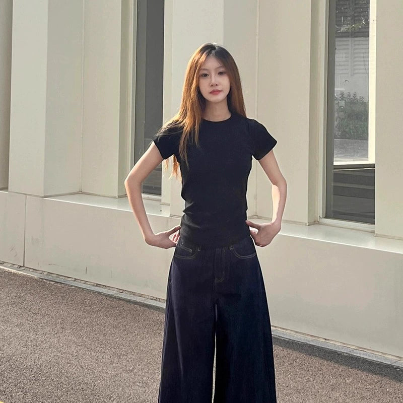 Pinch-Waist Straight Shoulder T-Shirt