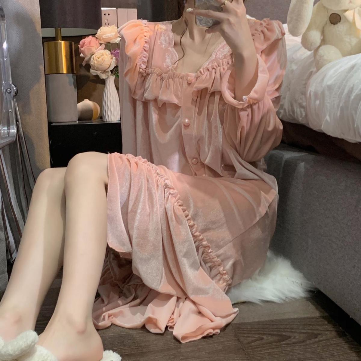 Japanese GP Gold Velvet Nightgown Women’s 2022 Autumn New Palace Style Pure Desire Style Long Sleeve Pajamas High-grade