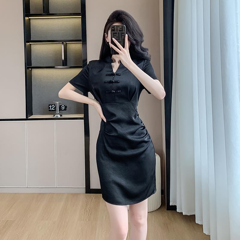 New Chinese-Style Women’s 2026 Petite Dress with Traditional Chinese Retro Buckle Design Slim Fit Black Dress