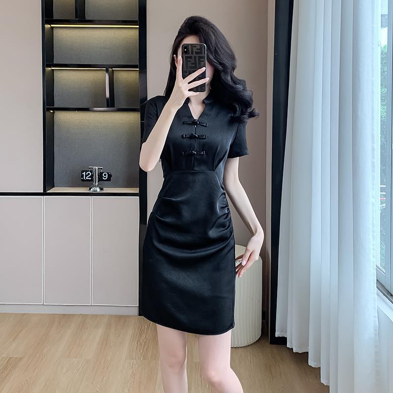 New Chinese-Style Women’s 2026 Petite Dress with Traditional Chinese Retro Buckle Design Slim Fit Black Dress