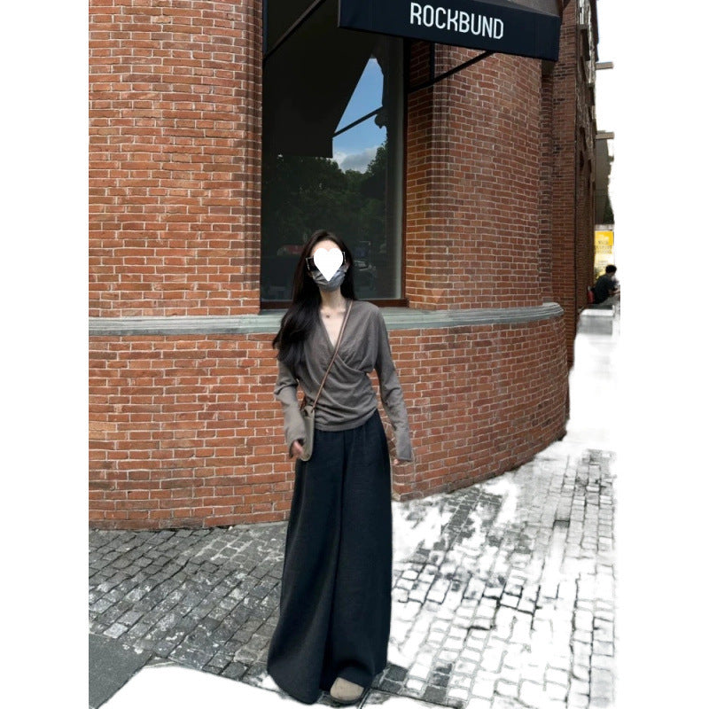 A set of early autumn wear salt style light ripe wear thin V-neck long sleeve top high waist floor wide leg pants suit